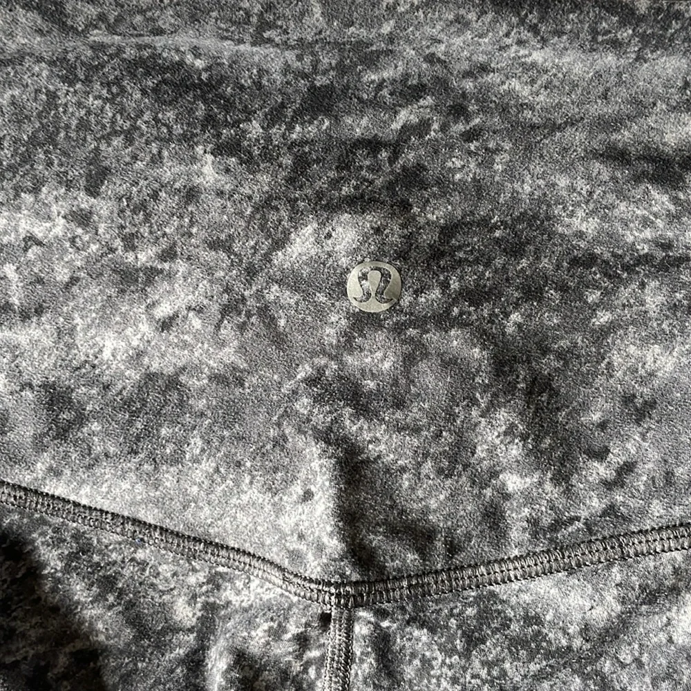 Lululemon Align 7/8 leggings - Picture 3 of 3